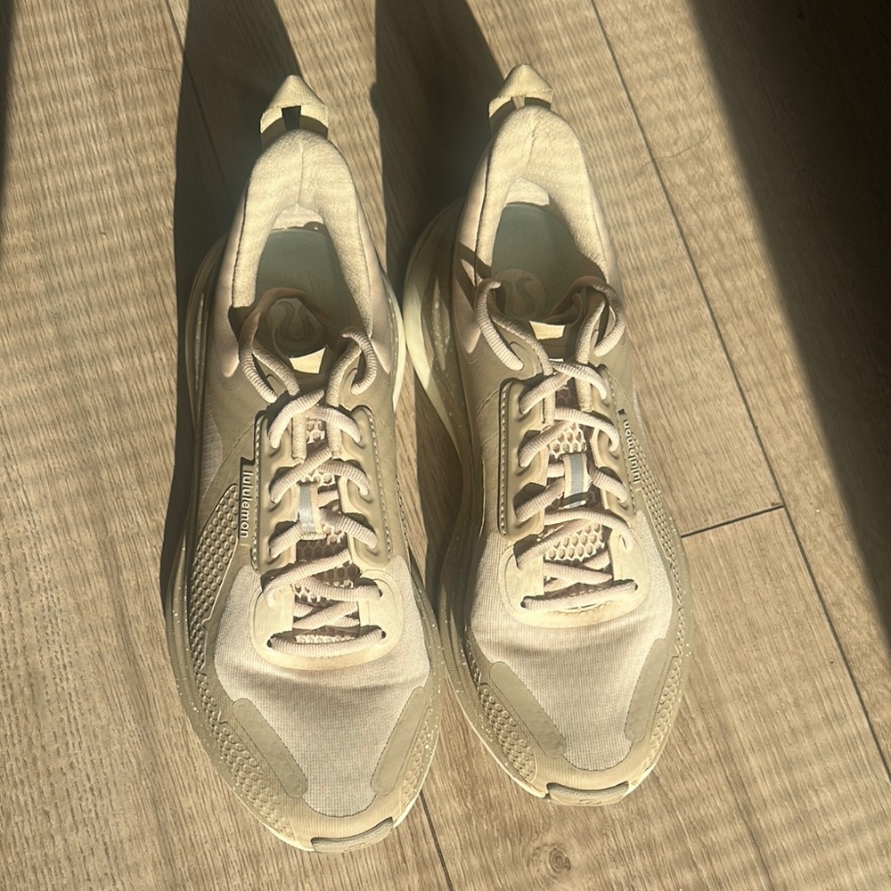 Lululemon Athletica Cream Athletic Shoes with Textured Design - Picture 4 of 4
